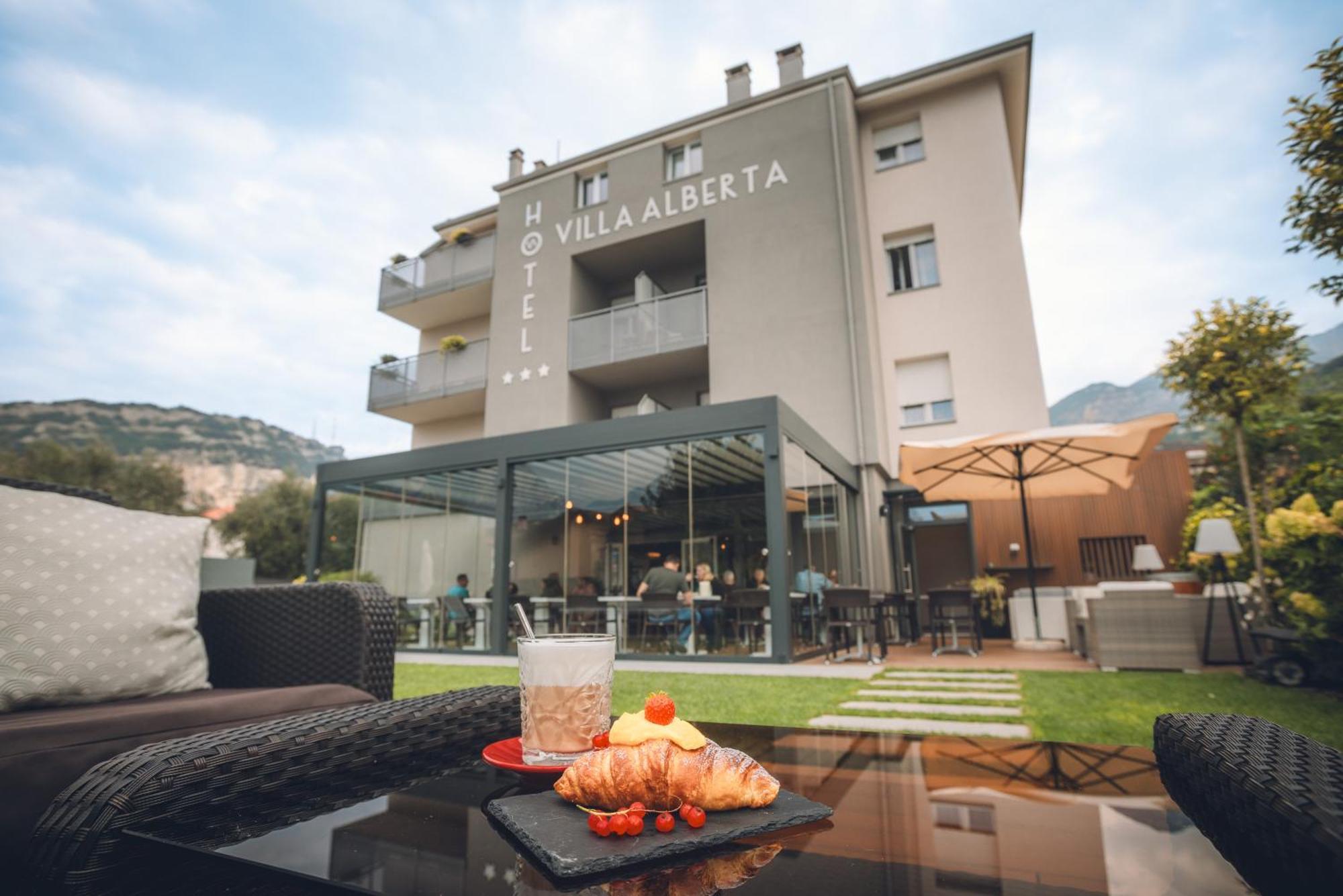 Hotel Villa Alberta Nago Esterno foto